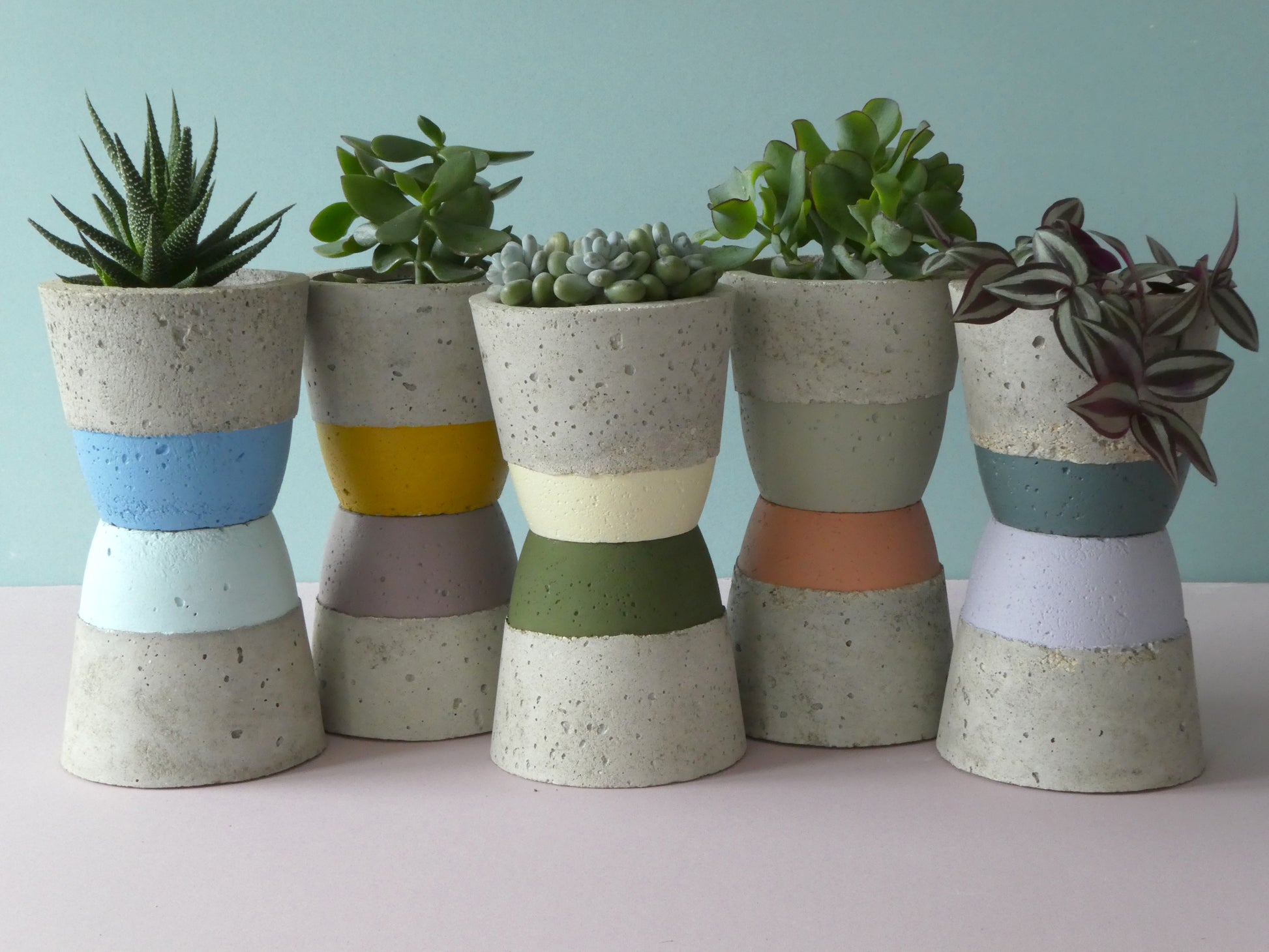 Handmade concrete pot with colour
